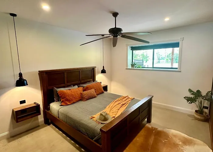 Waterfall Unit Farm Stay