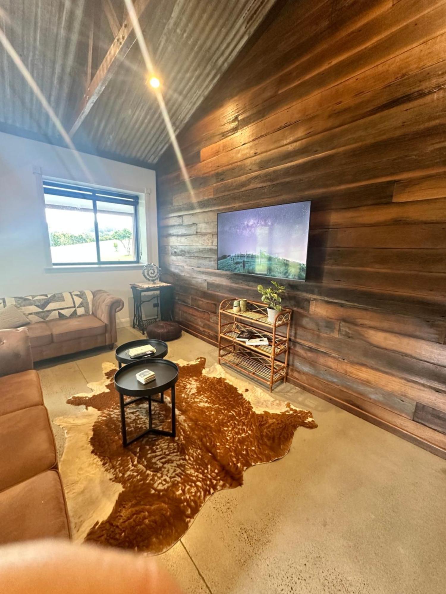 Waterfall Unit Farm Apartment